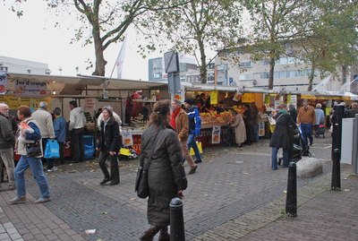 804755 Afbeelding van een markt op het Vredenburg te Utrecht.